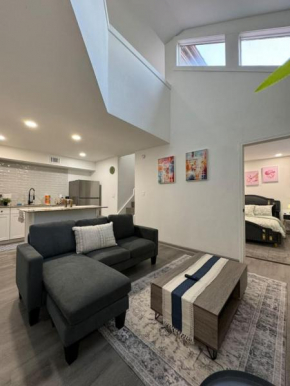 DT Dallas l 2BD COZY ABODE l 5 Min from Love Field